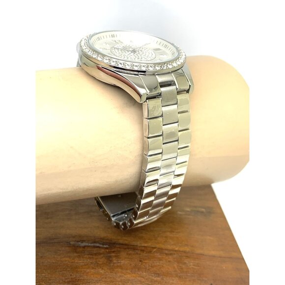 JBW Women\'s Watch J6303A Gemmed Quartz Silver Dial Stainless Steel 39mm